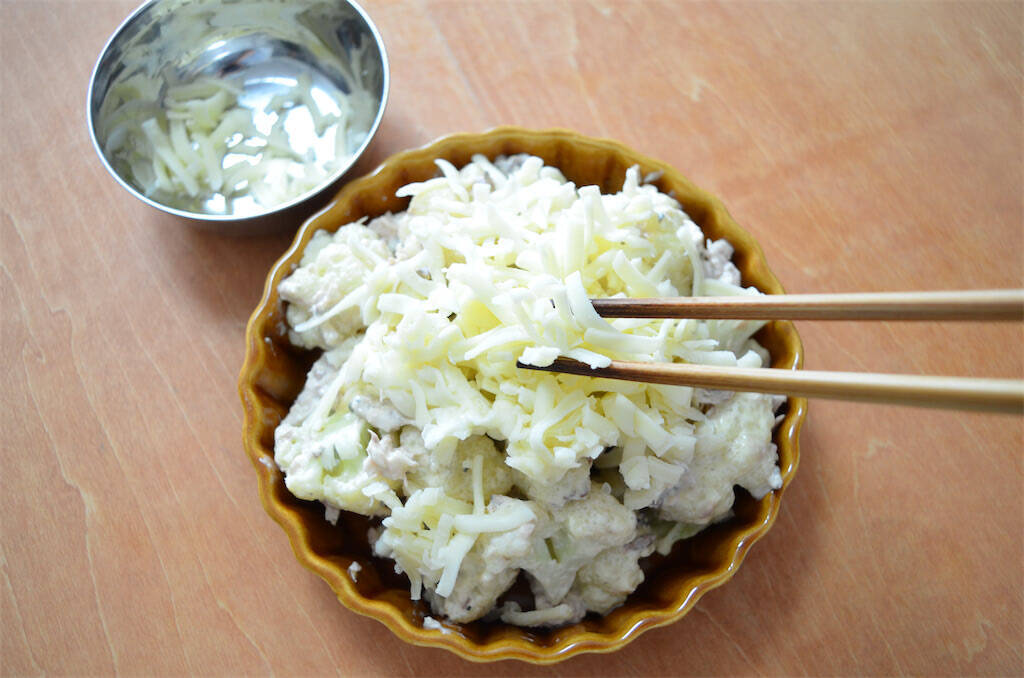 【カリフラワー×サバ缶】カリッとトーストする「カリフラワーのチーズ焼き」作ってみた！サバがアンチョビ風♡