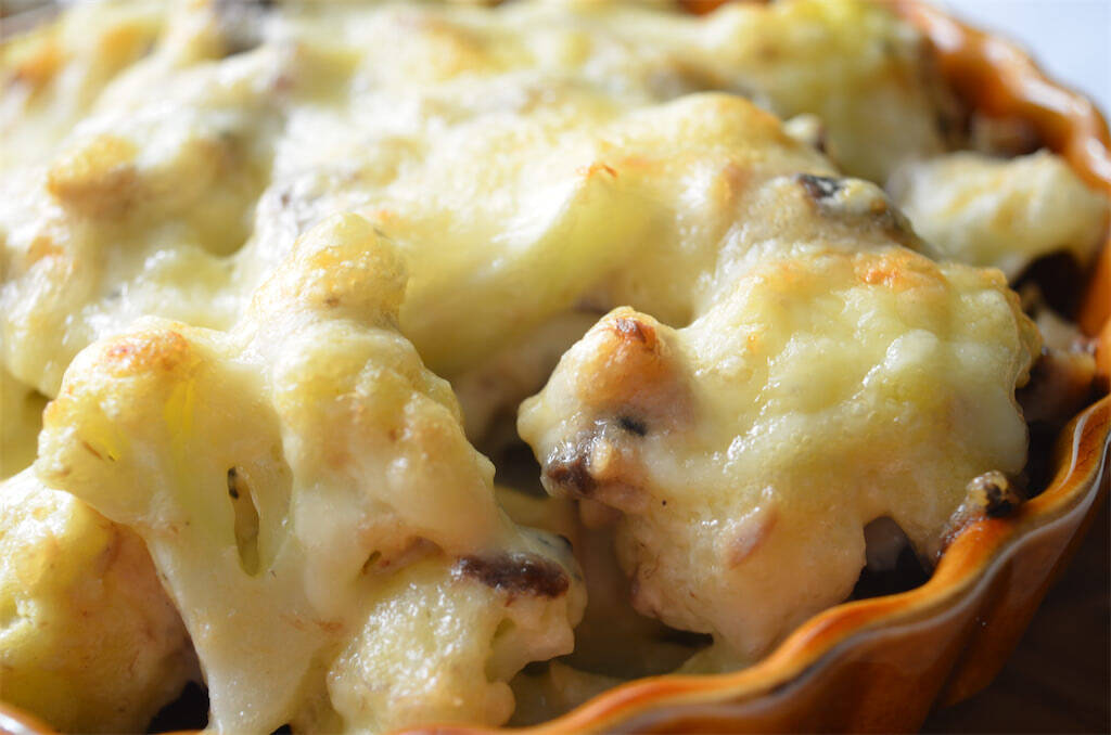【カリフラワー×サバ缶】カリッとトーストする「カリフラワーのチーズ焼き」作ってみた！サバがアンチョビ風♡