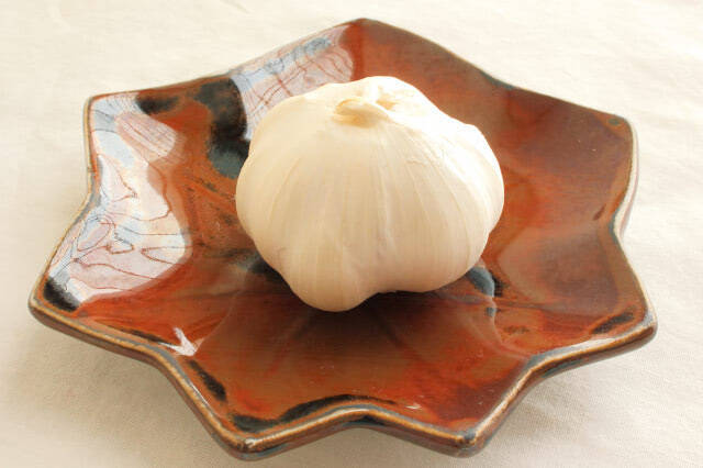 【にんにくinみそ汁】粒のまま放り込め！「丸ごとニンニクの豆乳みそ汁」作ってみた！お、味噌ラーメン風!?