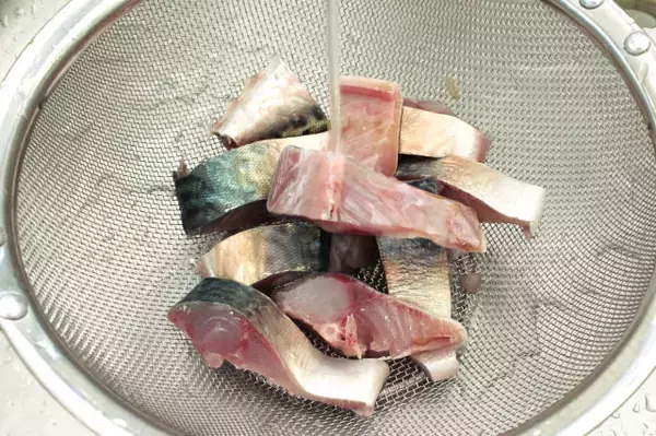 「【オメガ3増し増しみそ汁】サバ切り身とエゴマ油で「大根とさばのあら汁風」作ってみた♪【必須脂肪酸】」の画像