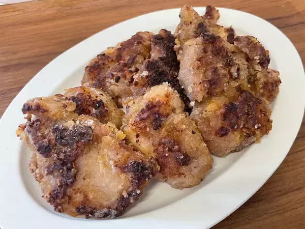 「【リュウジレシピ】罪悪感も“油”もゼロ！一滴も使わずサクサク食感な「夢の痩せ唐揚げ」作ってみた！」の画像