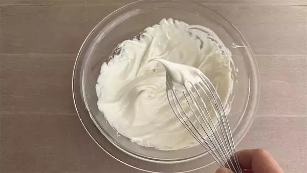 「【センスも技術も不要】フライパンで焼く「米粉のネイキッドケーキ」でクリスマスを楽しも♡【元パティシエ直伝】」の画像