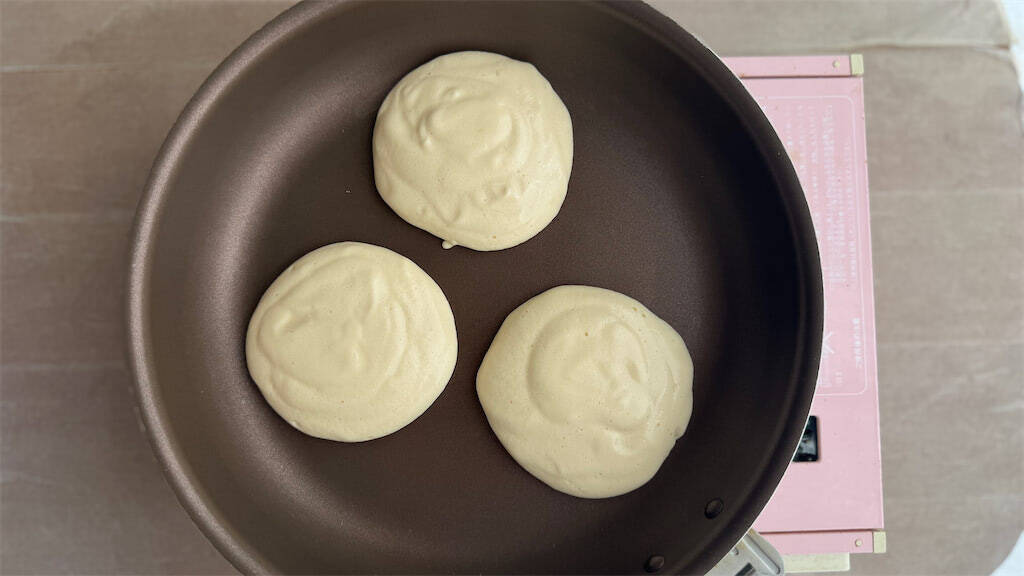 【センスも技術も不要】フライパンで焼く「米粉のネイキッドケーキ」でクリスマスを楽しも♡【元パティシエ直伝】