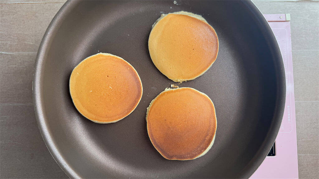 【センスも技術も不要】フライパンで焼く「米粉のネイキッドケーキ」でクリスマスを楽しも♡【元パティシエ直伝】