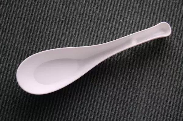 「【ダイソー】レンゲ使いのプチストレス「ツルポチャ問題」撲滅宣言！縁から滑らないレンゲを使ってみた！」の画像