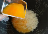 「みかん果汁で米を炊く⁉黄金色に染まる「ミカン酢巻きずし」作ってみた！甘みと酸味がクセになる♡【農家直伝】」の画像5