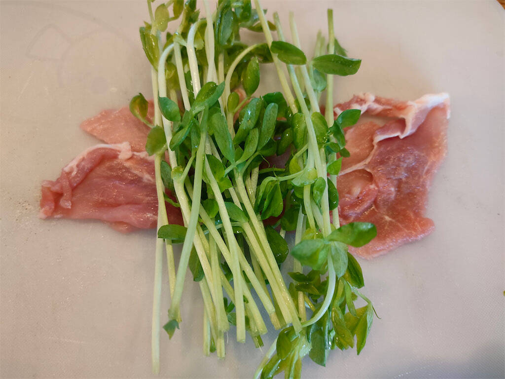 【調理の新説】肉巻きはフライパンで焼くな！「魚焼きグリル」ならヘルシー＆カリっと仕上がる♪【農家直伝】