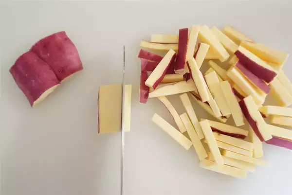 「【さつまいもがツルン♪】飲めるぞ♡「牛乳かん」にさつまいもをINする新スイーツ作ってみた！【農家直伝】」の画像