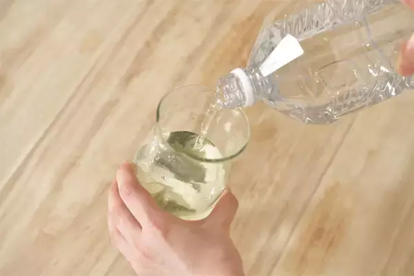 「開封後のお茶は冷蔵保存NG！お茶農家直伝【緑茶の正しい保存法】茶葉は昔ながらのあの缶に入れるべし」の画像