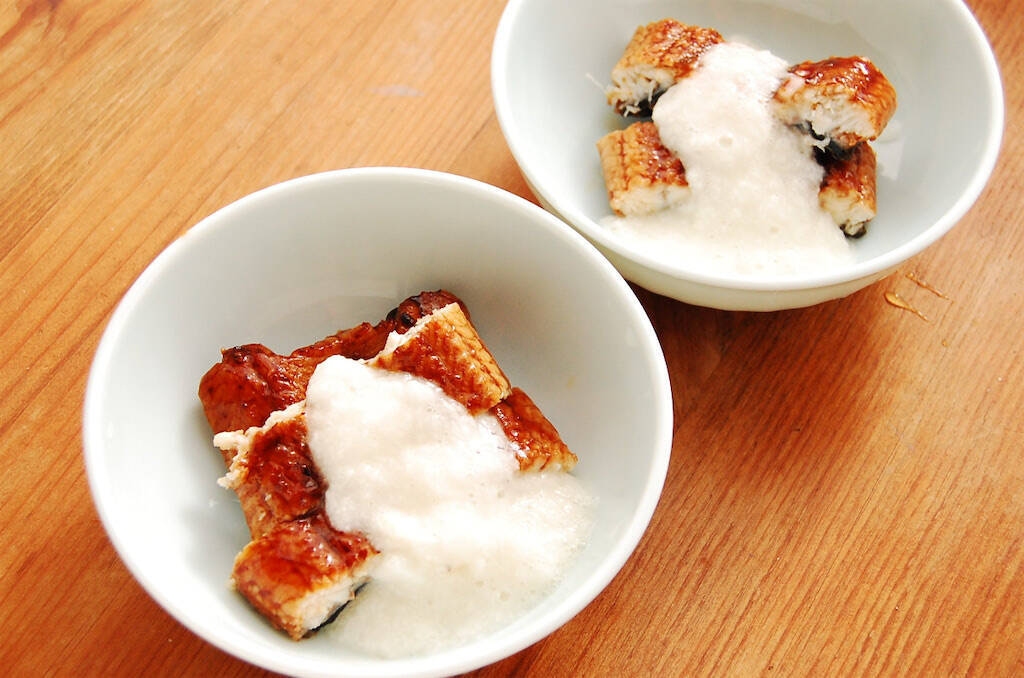 【口内炎でもスルスル食べれる】お手軽スタミナ食「ウナギのとろろ蒸し」作ってみた！甘ダレにとろろが絡む〜♡