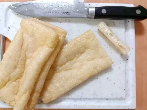 「【新世紀ゆでたまご】生卵を詰めて煮る「油揚げの袋煮」作ってみた！だし汁シミシミ大優勝♪【農家直伝】」の画像