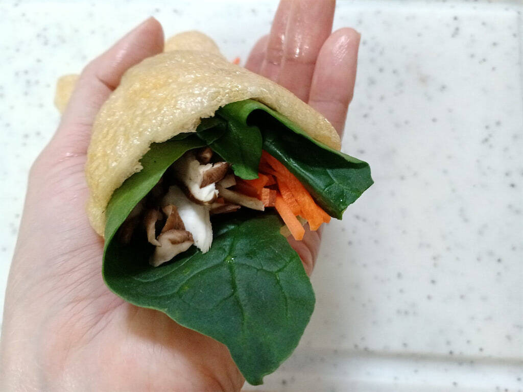 【新世紀ゆでたまご】生卵を詰めて煮る「油揚げの袋煮」作ってみた！だし汁シミシミ大優勝♪【農家直伝】