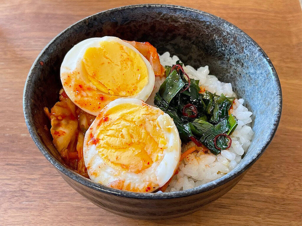 やみつき確定！ご飯がススム〜「半熟卵のピリ辛キムチ漬け」作ってみた！【ゆで卵アレンジ】