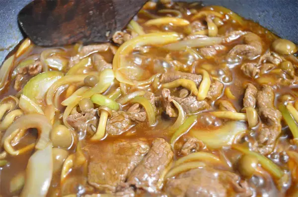 「【プロ級の味が爆速完成】1本で味キマる「洋食おまかせ」で本格ハッシュドビーフ＆ミネストローネ作ってみた！」の画像