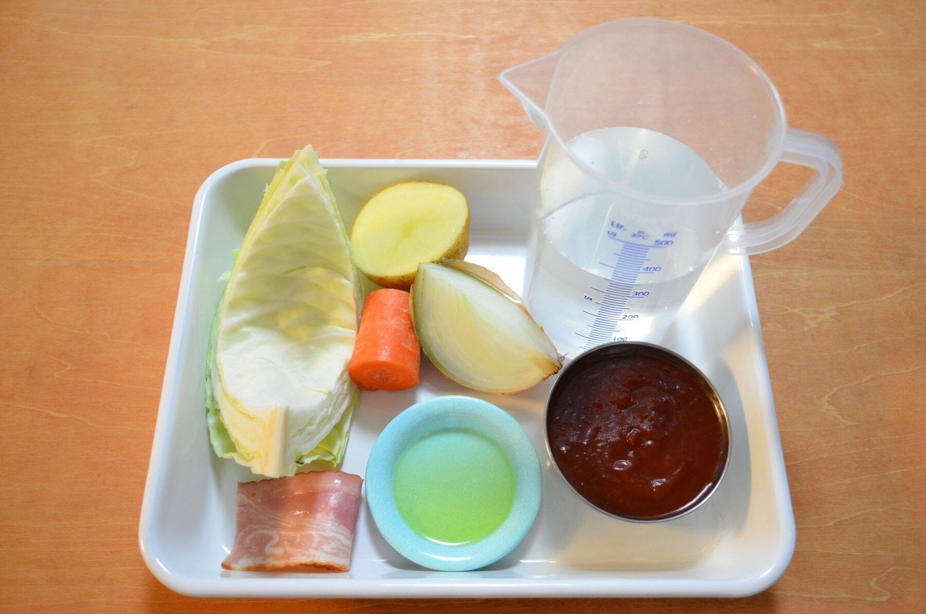 【プロ級の味が爆速完成】1本で味キマる「洋食おまかせ」で本格ハッシュドビーフ＆ミネストローネ作ってみた！