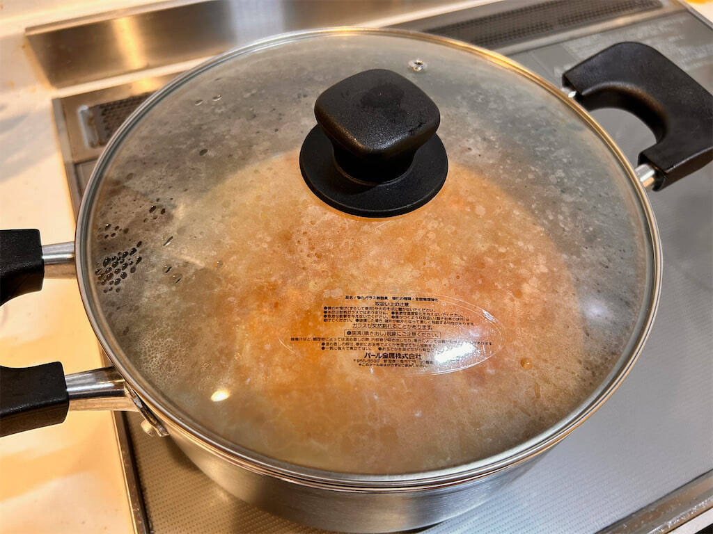 【肉なしでも大満足】お手軽スパイスで本格的な「ベジタリアンカレー」作ってみた！プロの一手はトマトの酸味♪