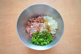 「【一粒で2度おいしい】ピーマンの肉詰めっぽい「ピーマンのシュウマイ」作ってみた！ポン酢でもケチャップでも」の画像5