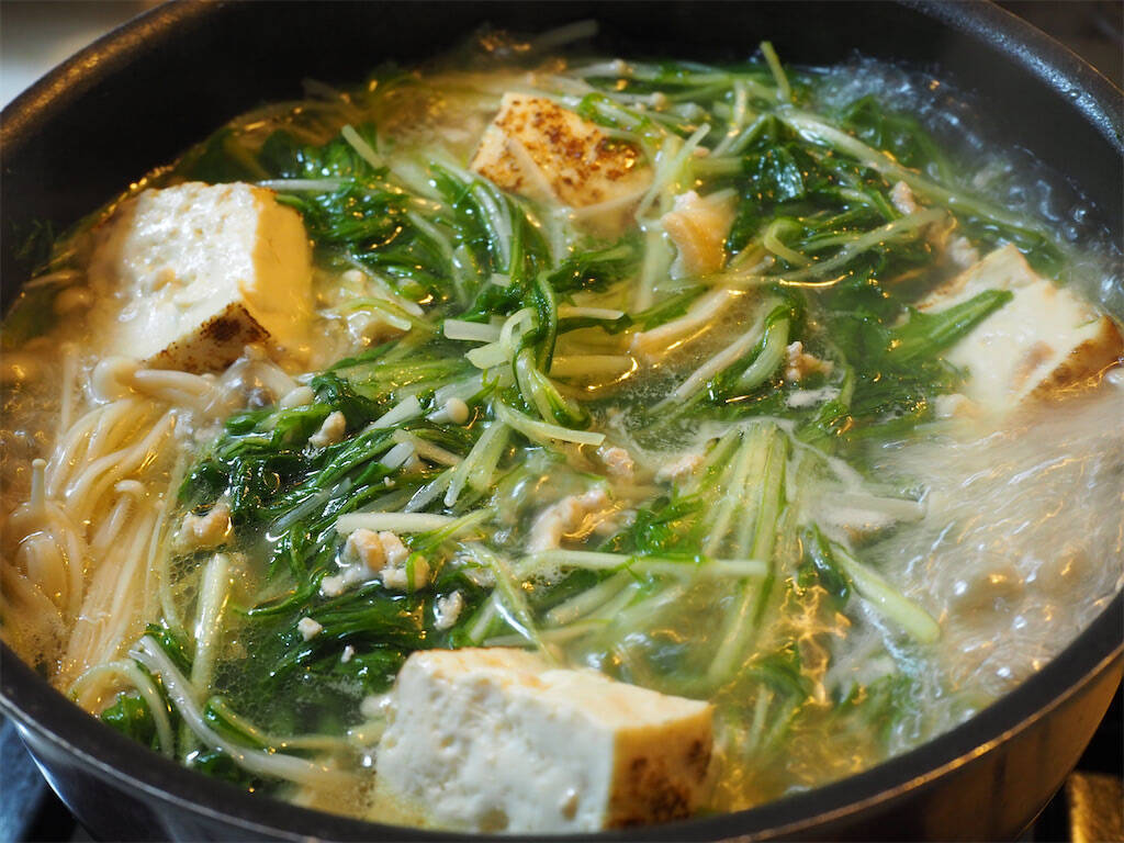 え、鶏ひき肉から出汁を⁉手軽に極上出汁を抽出できる「最高の水炊き」に挑戦！澄んだスープが極上♡