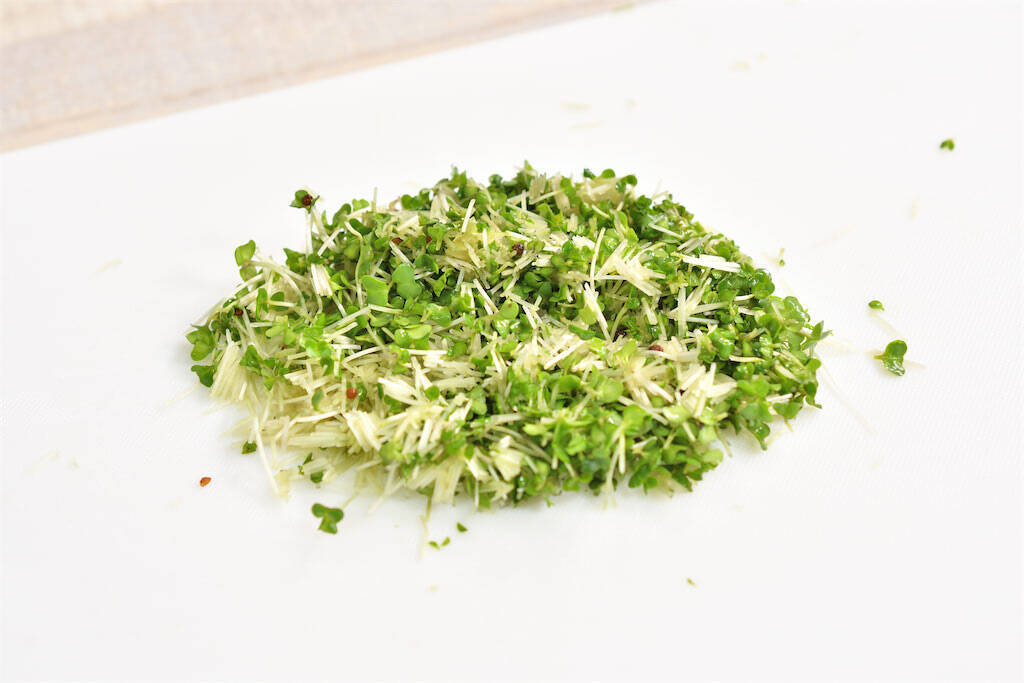 【青髪のテツ】ブロッコリースプラウトは「刻んで放置」が正解！話題の栄養成分を最大限に引き出す裏ワザ