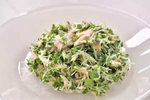 「【青髪のテツ】ブロッコリースプラウトは「刻んで放置」が正解！話題の栄養成分を最大限に引き出す裏ワザ」の画像