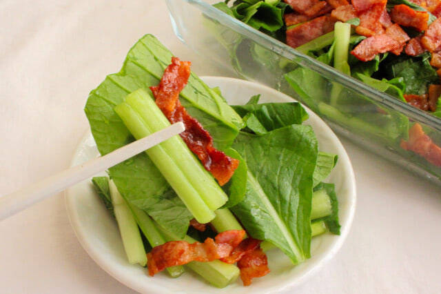 【カリカリベーコンへの道】冷たいフライパンで焼く「コールドスタート」で失敗ナシ♪サラダにジュワッとかけて