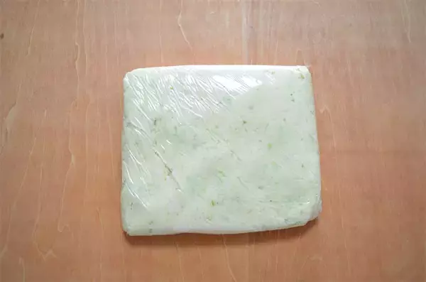 「【キャベツクッキーってなんだ!?】バタークッキーにキャベツの千切り？なぜかポトフ風味で意外とイケる…！」の画像