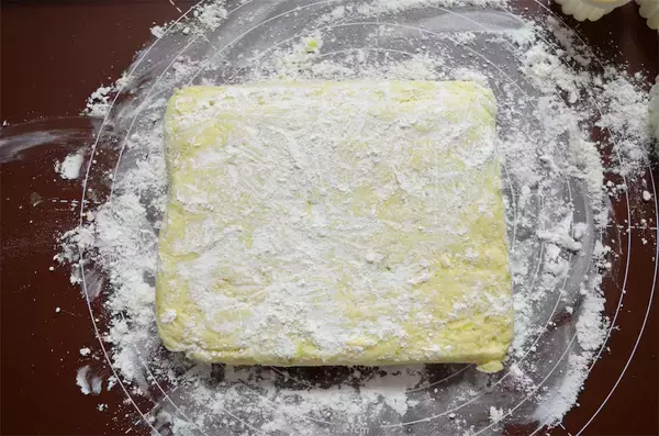 「【キャベツクッキーってなんだ!?】バタークッキーにキャベツの千切り？なぜかポトフ風味で意外とイケる…！」の画像