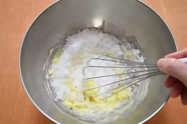 「【キャベツクッキーってなんだ!?】バタークッキーにキャベツの千切り？なぜかポトフ風味で意外とイケる…！」の画像