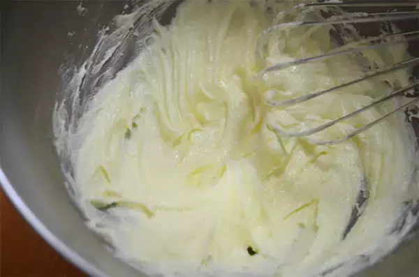 「【キャベツクッキーってなんだ!?】バタークッキーにキャベツの千切り？なぜかポトフ風味で意外とイケる…！」の画像