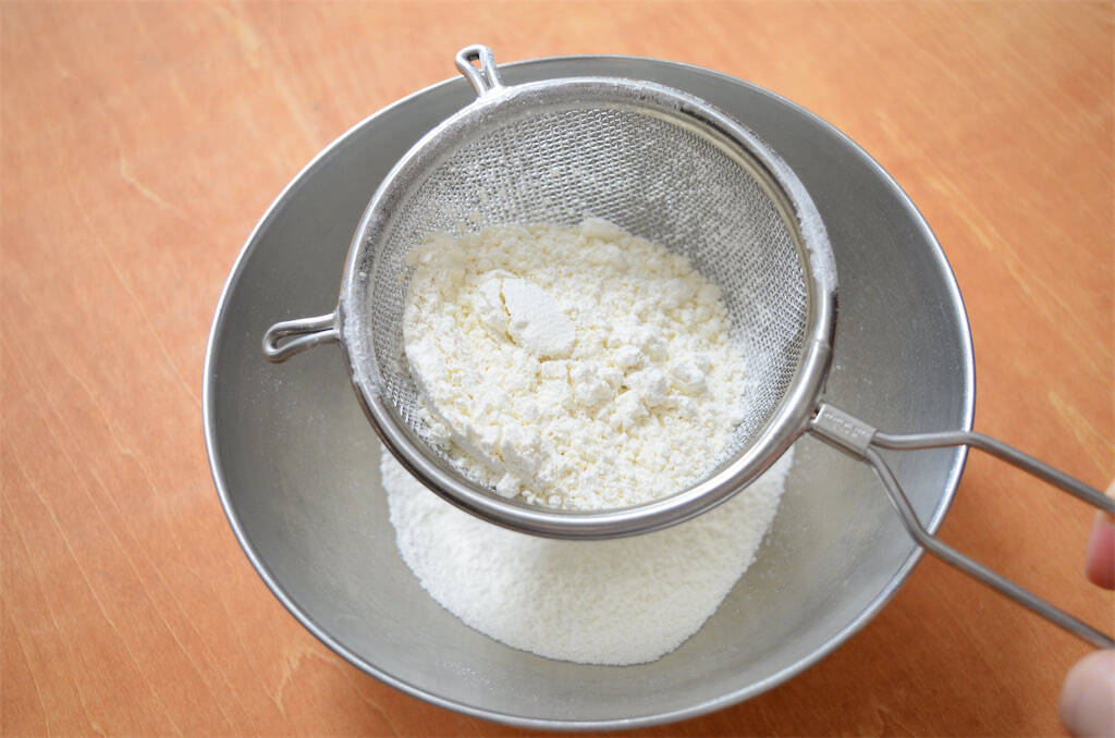 【キャベツクッキーってなんだ!?】バタークッキーにキャベツの千切り？なぜかポトフ風味で意外とイケる…！