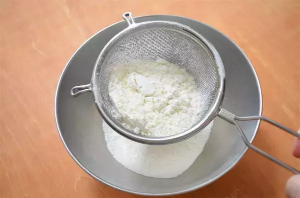 「【キャベツクッキーってなんだ!?】バタークッキーにキャベツの千切り？なぜかポトフ風味で意外とイケる…！」の画像