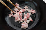 「【キャベツの代わりにニラ使用】それだけで「とん平焼き」がふわトロに！チーズのコラボも◎【農家直伝】」の画像5