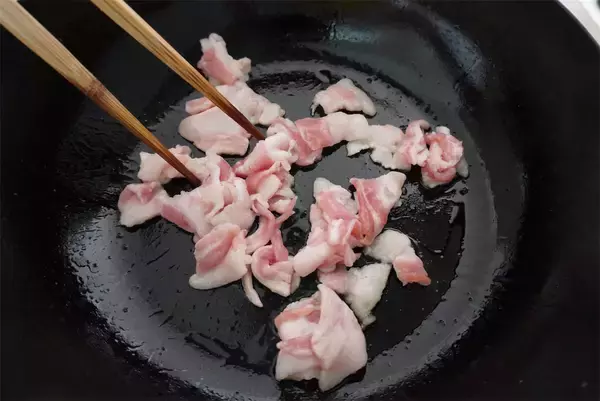 「【キャベツの代わりにニラ使用】それだけで「とん平焼き」がふわトロに！チーズのコラボも◎【農家直伝】」の画像