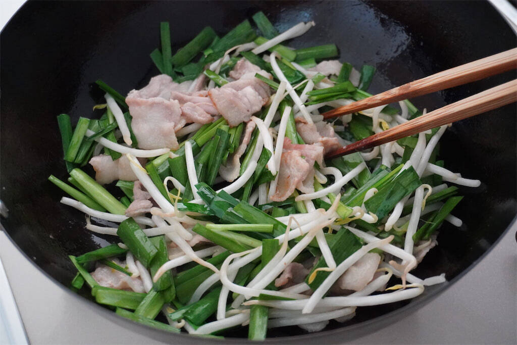 【キャベツの代わりにニラ使用】それだけで「とん平焼き」がふわトロに！チーズのコラボも◎【農家直伝】