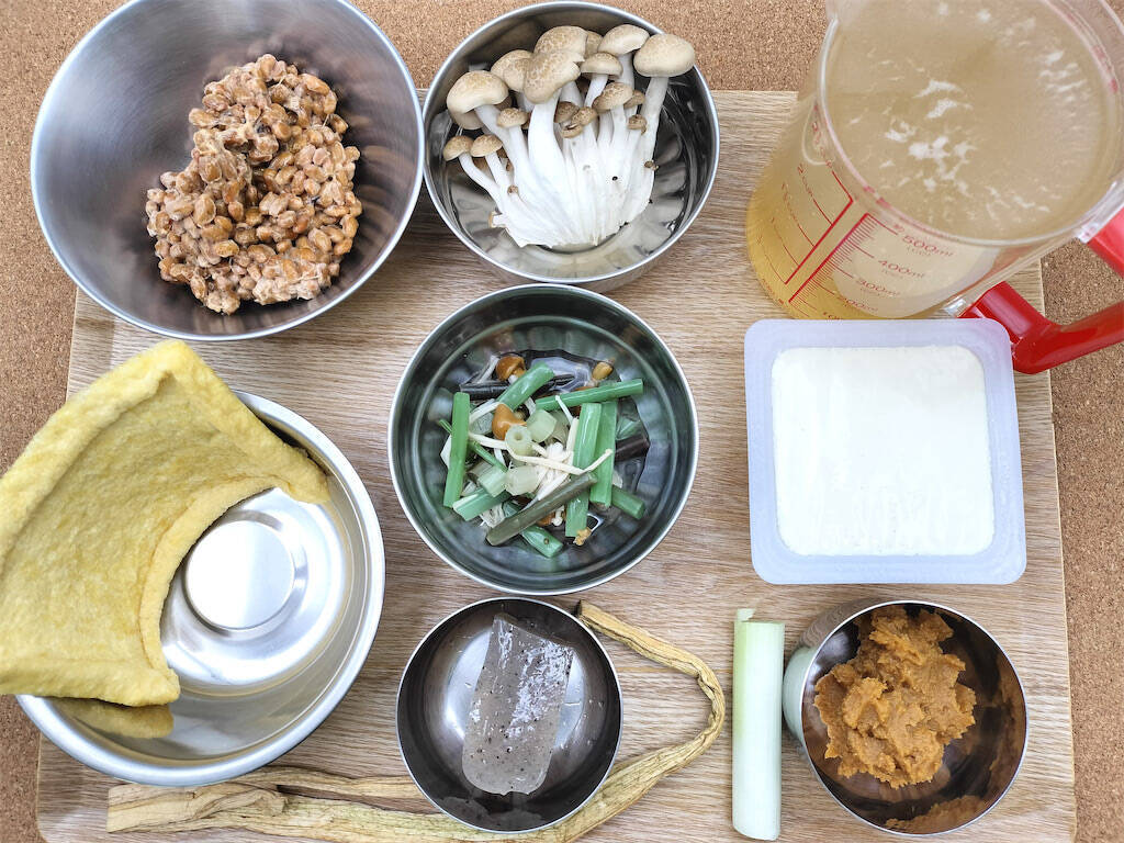 【絶品！郷土メシ】山形の郷土料理「納豆汁」を作ってみた！「いもがら」と潰し納豆のハーモニーが決め手