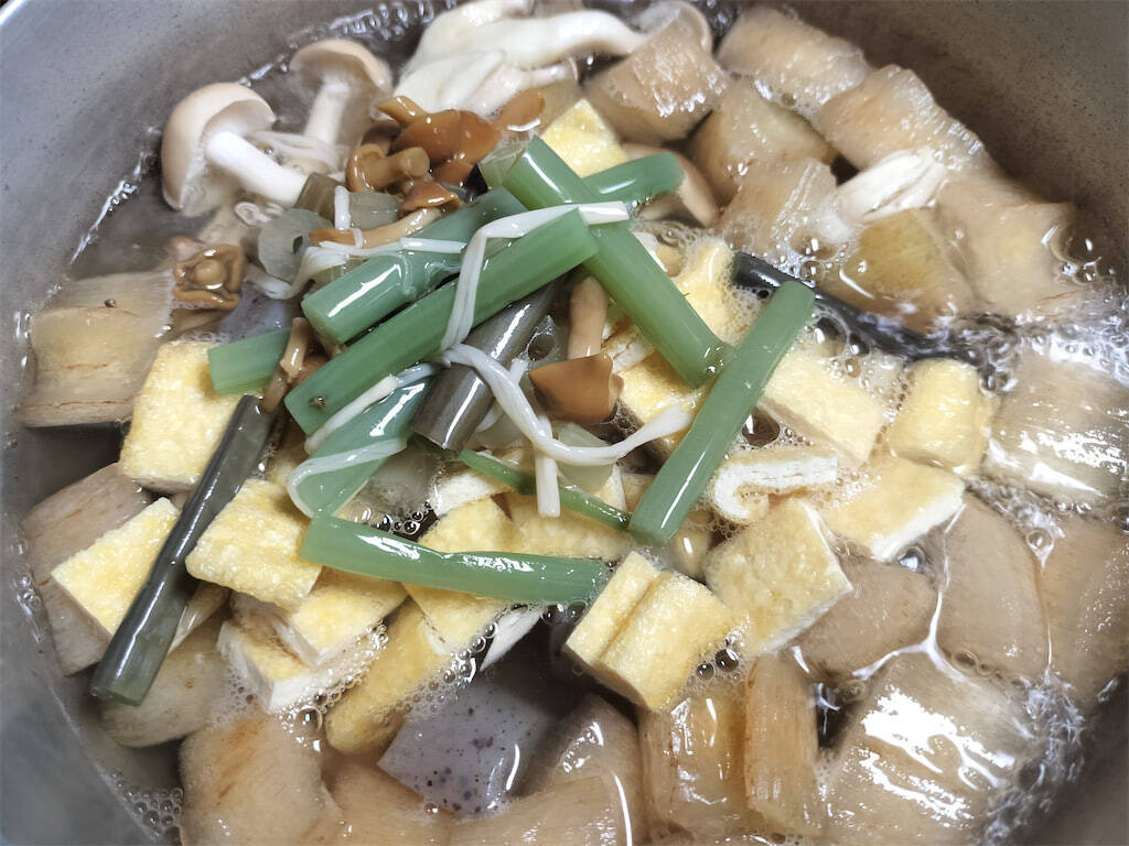 【絶品！郷土メシ】山形の郷土料理「納豆汁」を作ってみた！「いもがら」と潰し納豆のハーモニーが決め手