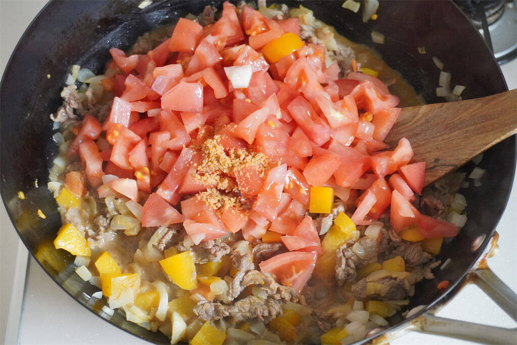 【オクラ16本大量消費】野菜の水分で旨味凝縮「夏カレー」作ってみた！ネバとろ最上級でご飯が進む【農家直伝】