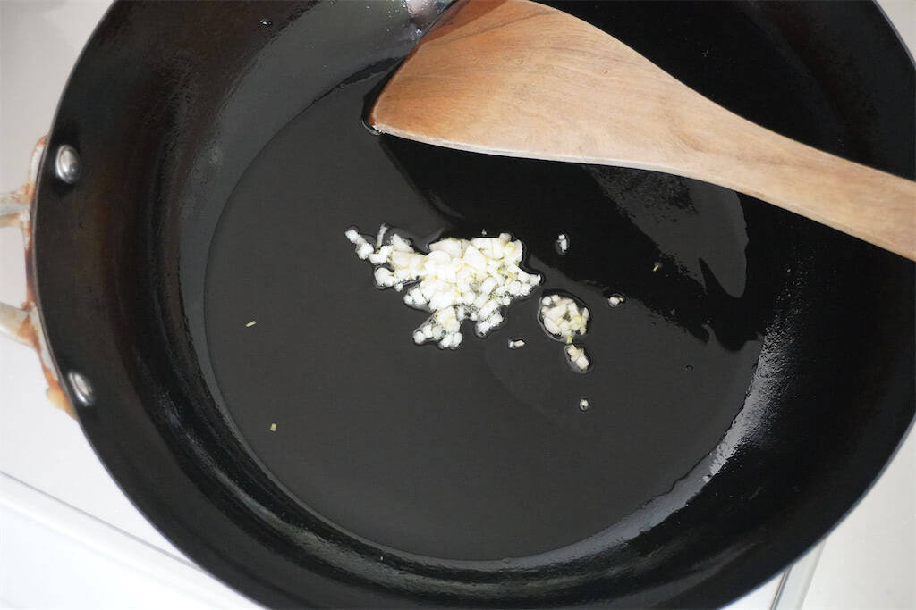 【オクラ16本大量消費】野菜の水分で旨味凝縮「夏カレー」作ってみた！ネバとろ最上級でご飯が進む【農家直伝】