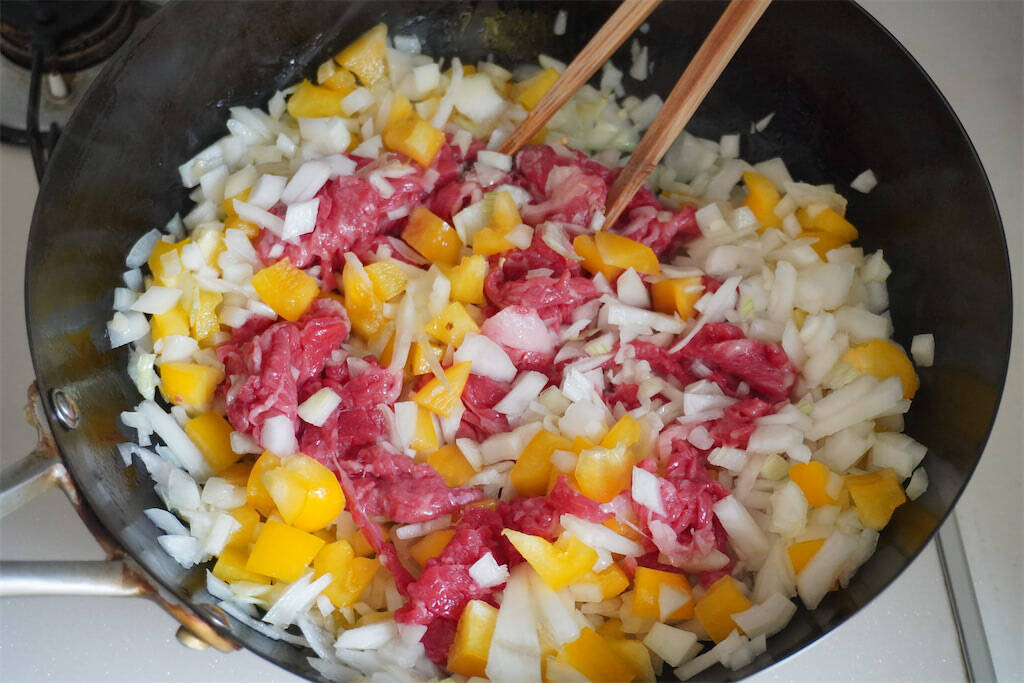 【オクラ16本大量消費】野菜の水分で旨味凝縮「夏カレー」作ってみた！ネバとろ最上級でご飯が進む【農家直伝】