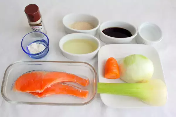 「【揚げない南蛮漬け】焼き魚も漬け汁もワンパンで「鮭の南蛮漬け」作ってみた！甘酢だれからセロリが香る♪」の画像