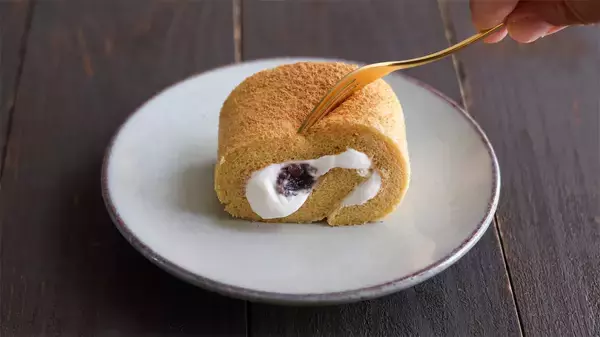「【きな粉好き必食！】米粉でふんわり「きな粉ロールケーキ」はあんこ×生クリームが絶品♡【元パティシエ直伝】」の画像