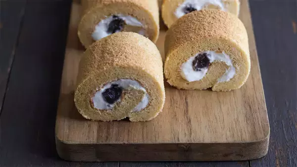 「【きな粉好き必食！】米粉でふんわり「きな粉ロールケーキ」はあんこ×生クリームが絶品♡【元パティシエ直伝】」の画像