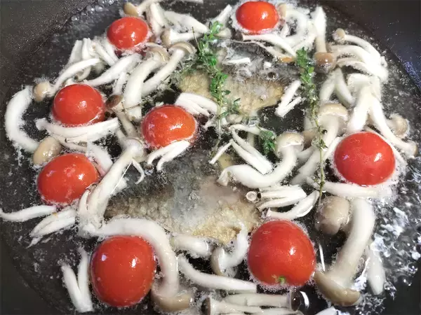 「【シェフ三國の仰天レシピ】え、何で干物⁉うま味が重なり合う和風ルウ♡「干物でカレーライス」に挑戦！」の画像