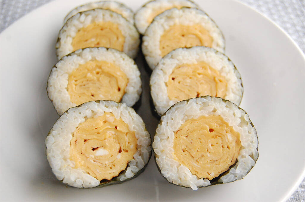 シンプルにめっちゃ美味しいヤツ！「厚焼き玉子巻き寿司」に挑戦♪お花見や行楽にも！
