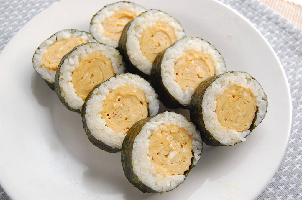 シンプルにめっちゃ美味しいヤツ！「厚焼き玉子巻き寿司」に挑戦♪お花見や行楽にも！