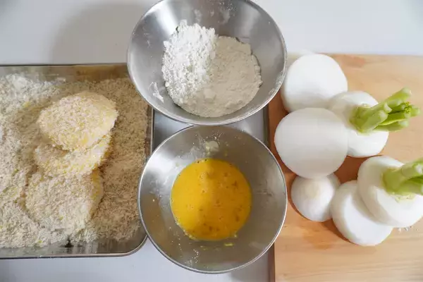 「【フライ界にニューフェイス登場】なんと揚げるのは「かぶ」！ジュワワ～っと甘エキスしたたる♡【農家直伝】」の画像