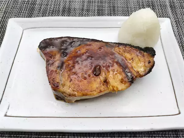 【伝説の料理人ふーみんママの魚料理】え、ただの焼いたぶり!?中華だからオイスターソース焼きなのよ♡