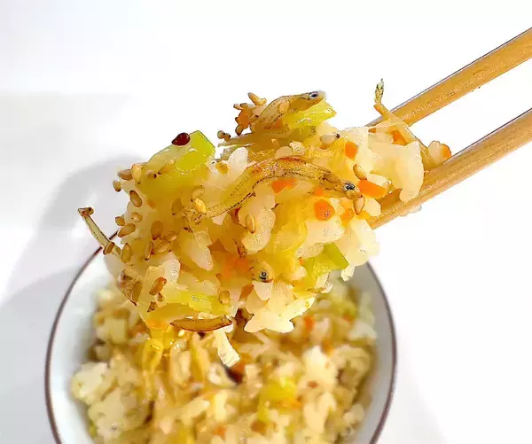 「炒めねぎたっぷりな「混ぜご飯」が香ばしすぎる件♪焦がししょうゆとじゃこで香りの宝石箱や～【農家直伝】」の画像