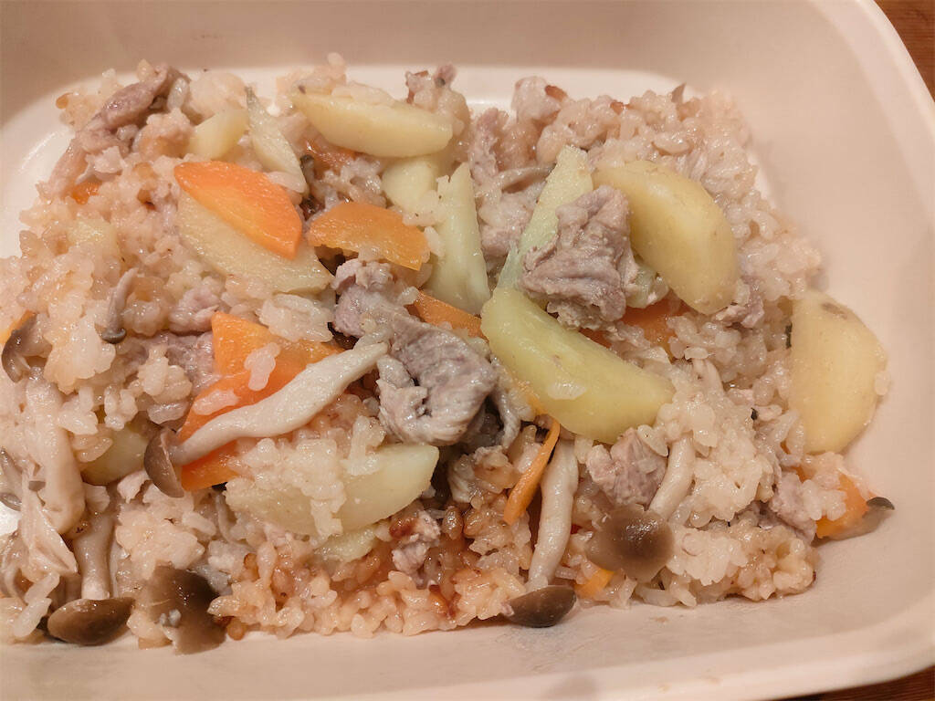 【一石二鳥】肉じゃがとご飯で「ハイブリッドな炊き込みご飯」作ってみた！煮込まずホクッ【農家直伝】
