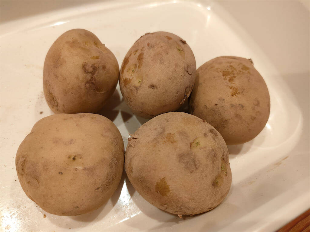 【一石二鳥】肉じゃがとご飯で「ハイブリッドな炊き込みご飯」作ってみた！煮込まずホクッ【農家直伝】